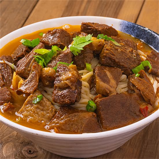 Braised Beef Noodle Soup G03 红烧牛腩面